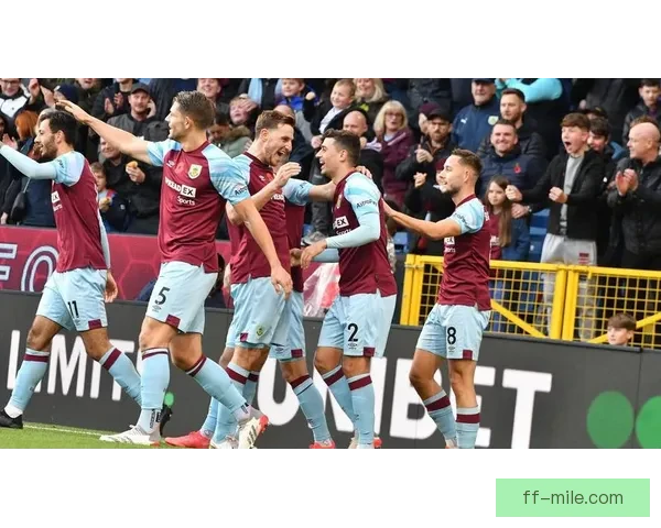 伯恩利签下特拉福德加强阵容新赛季目标瞄准英超中游位置 伯恩利签下特拉福德加强阵容新赛季目标瞄准英超中游位置